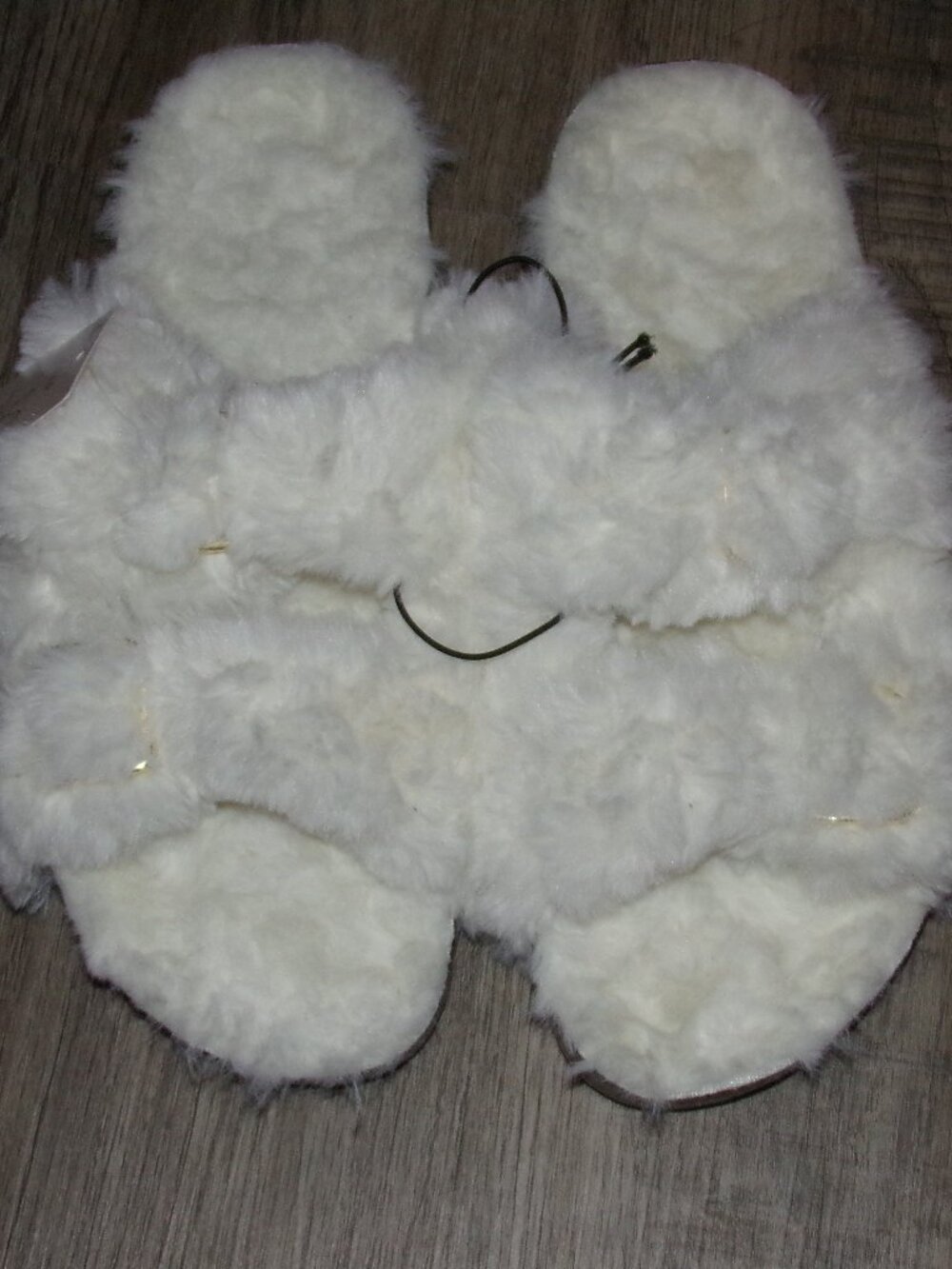 SECRET TREASURES 2 BAND CREAM FLUFFY SLIP ONS SANDALS HOUSE SHOES SZ 11